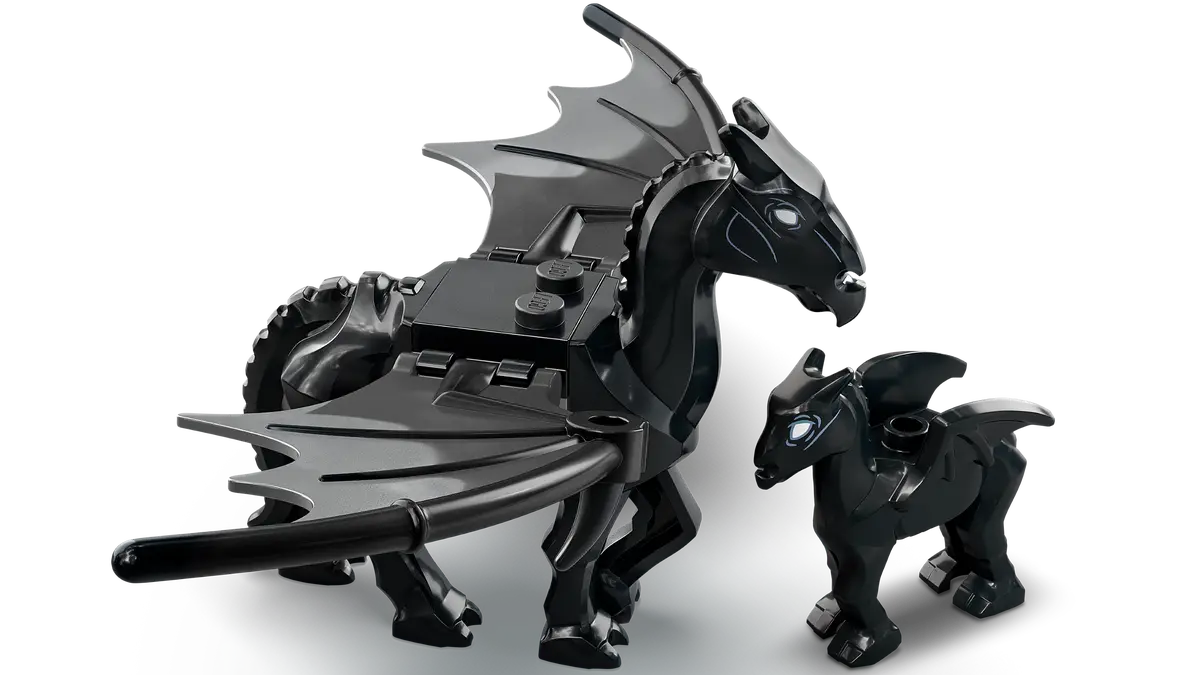 Hogwarts™ Carriage and Thestrals